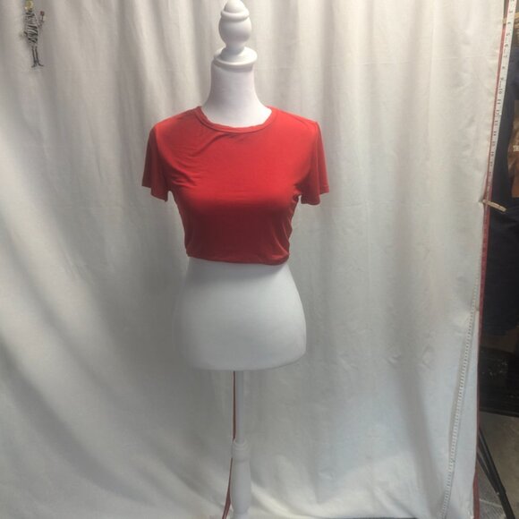 Blush Mark Size Medium Red Cropped Tee Tie-Back - Picture 10 of 13